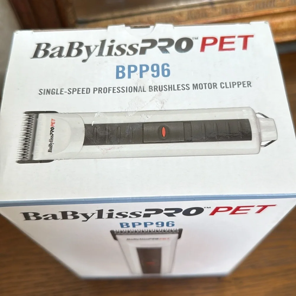 BabylissPRO PET Clipper. Lightweight. 10’ tangle free cord, 4 comb attachments.